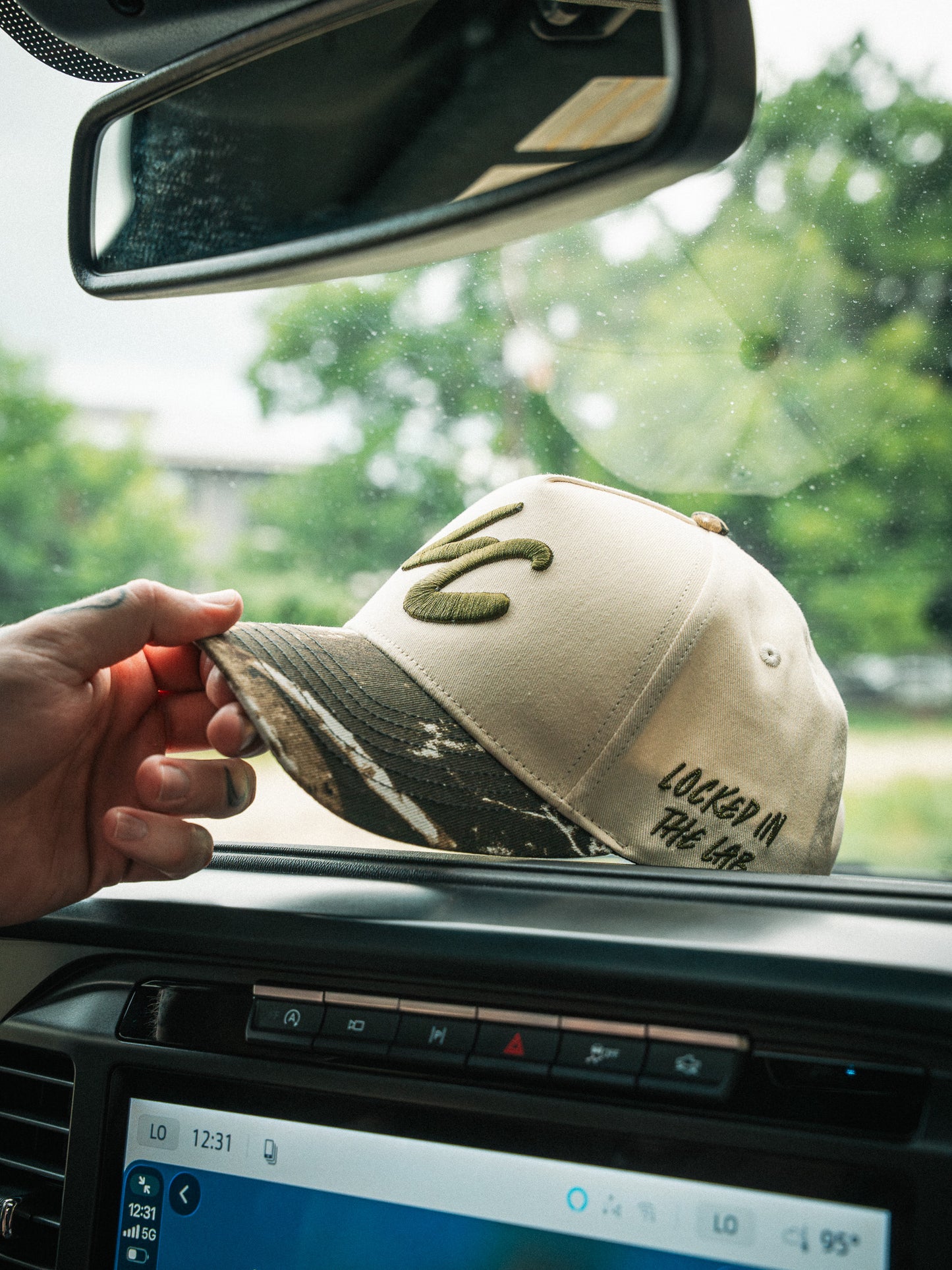 LC SNAPBACK - CREAM CAMO