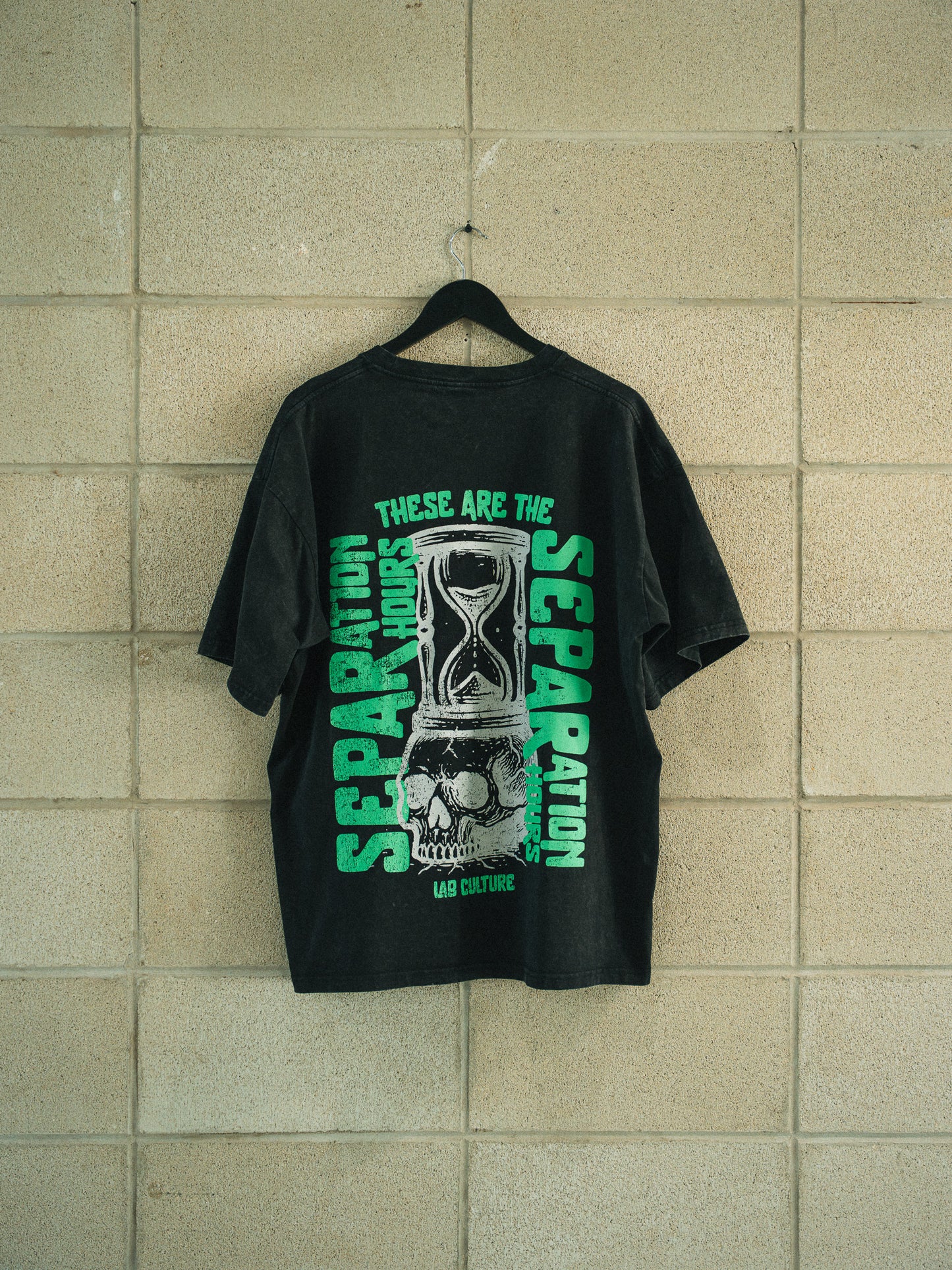 SEPARATION HOURS TEE - GREEN