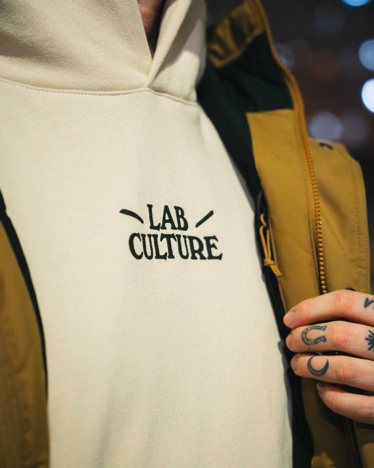 LATE NIGHT HOODIE - CREAM