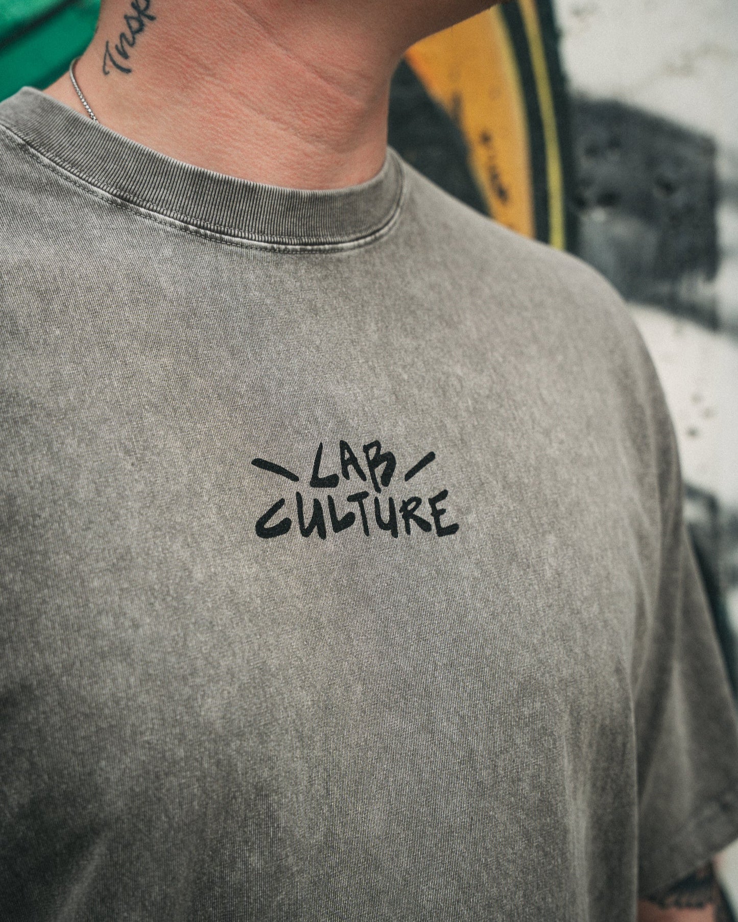 THE CULTURE TEE - GRAY / RED