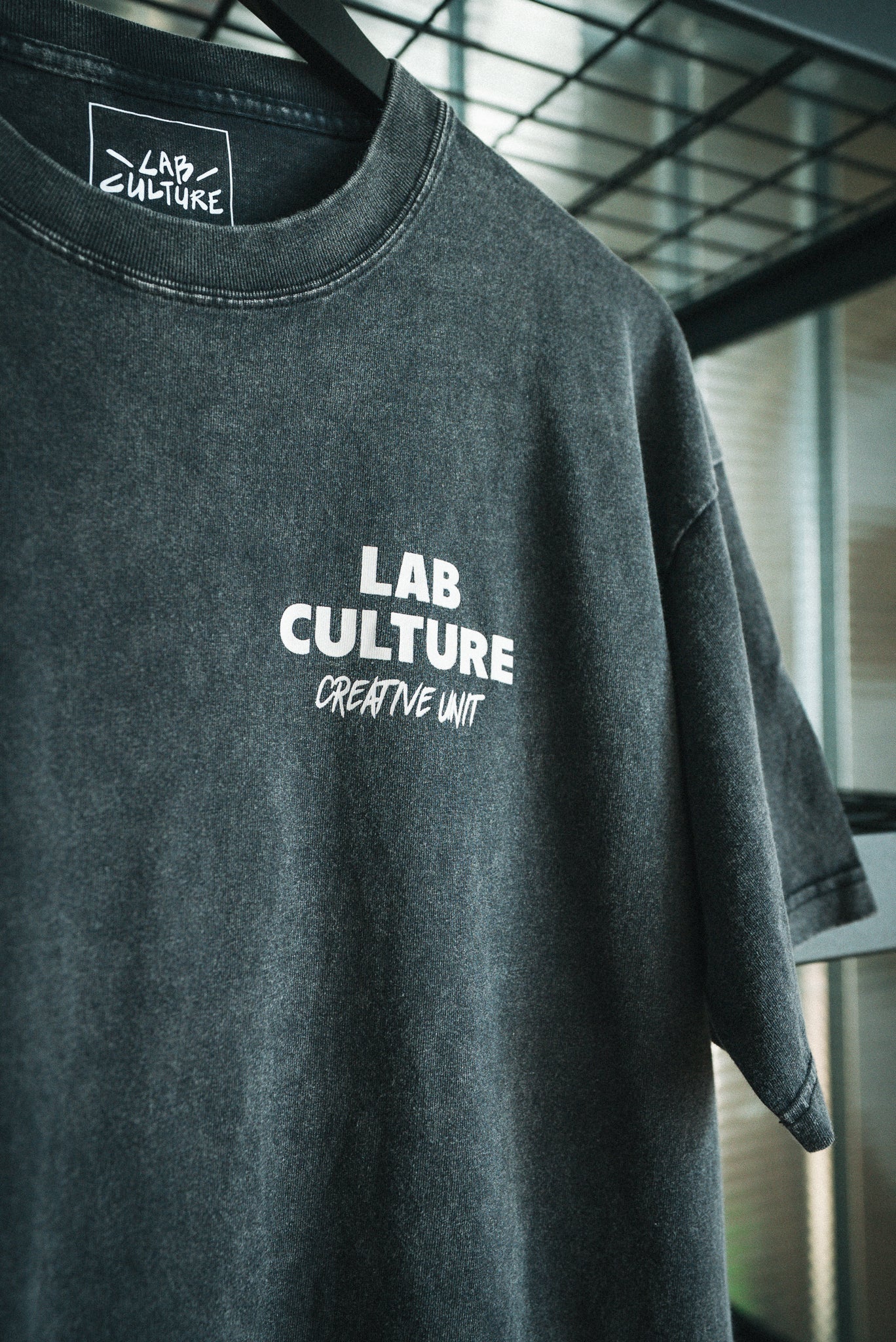 CREATIVE UNIT TEE - GRAY