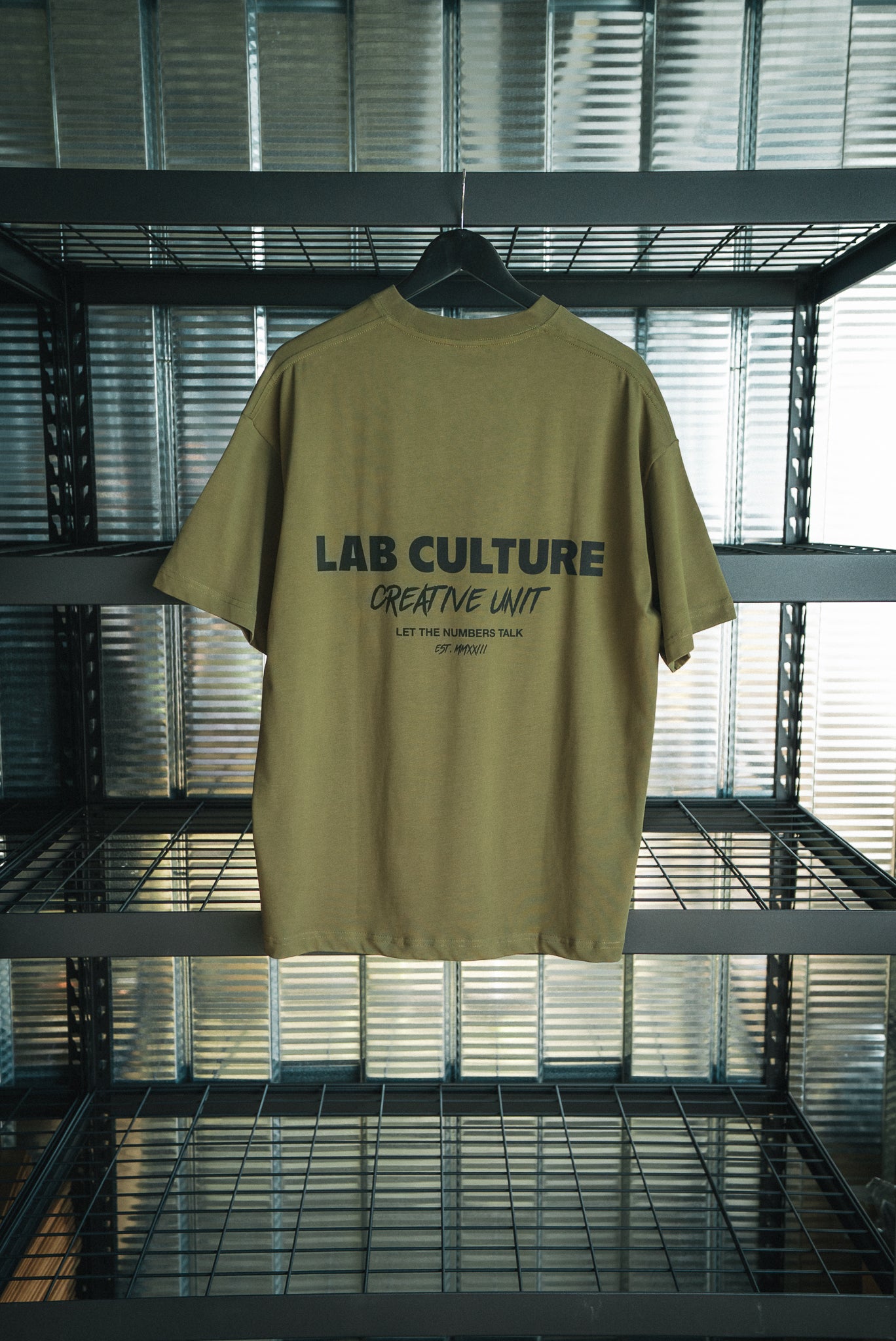 CREATIVE UNIT TEE - OLIVE