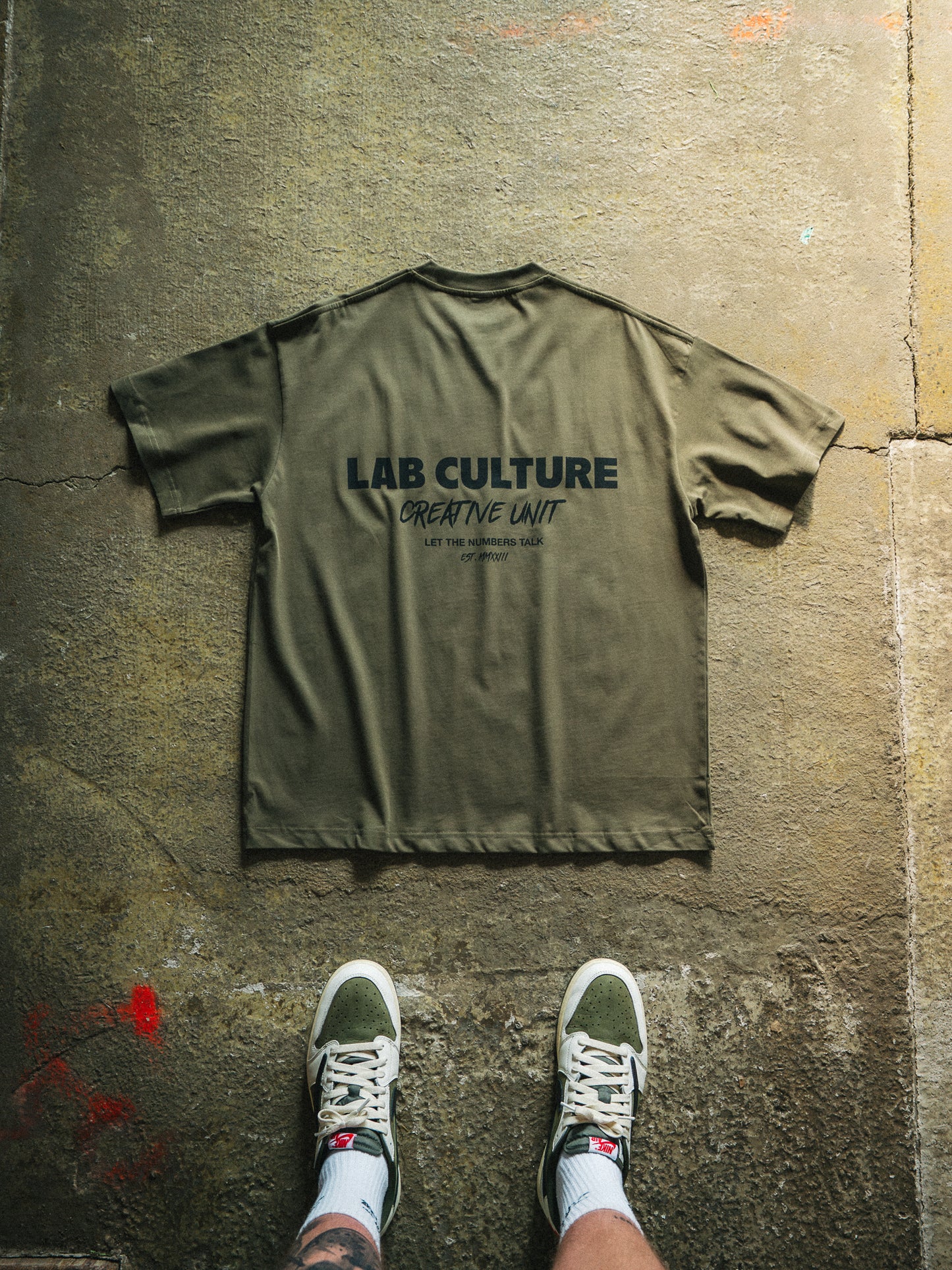 CREATIVE UNIT TEE - OLIVE